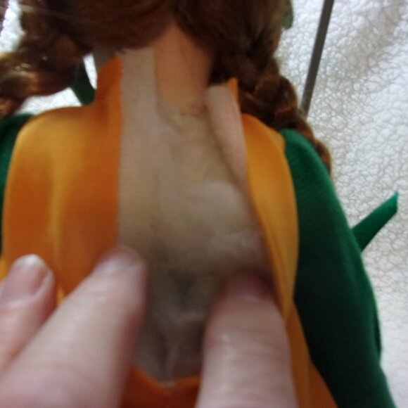 H-497 HAMILTON COLLECTION LIL PUMPKIN PORCELAIN HALLOWEEN DOLL - Picture 7 of 11